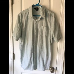 Volcom button down ‘classic fit’ SS shirt.